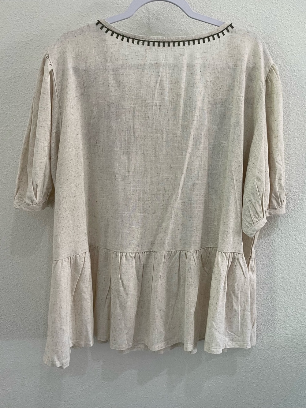 Solitaire Floral Embroidered Linen Top Boho Button Front Feminine Mod Neutral - Picture 7 of 7